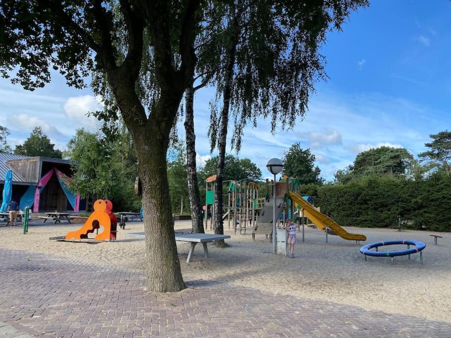 Knus Huisje Op Kindvriendelijk Park Met Zwembad Otterlo Buitenkant foto